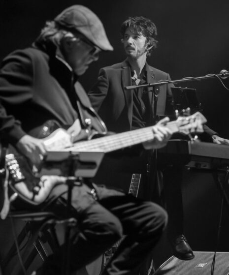 Patrick Djivas e Luca Zabbini in concerto con PFM Premiata Forneria Marconi